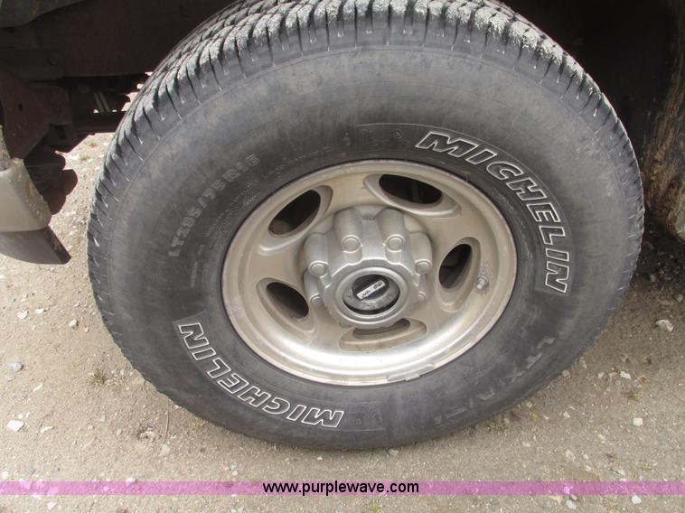 image for item H4717 2002 Ford Excursion Limited SUV