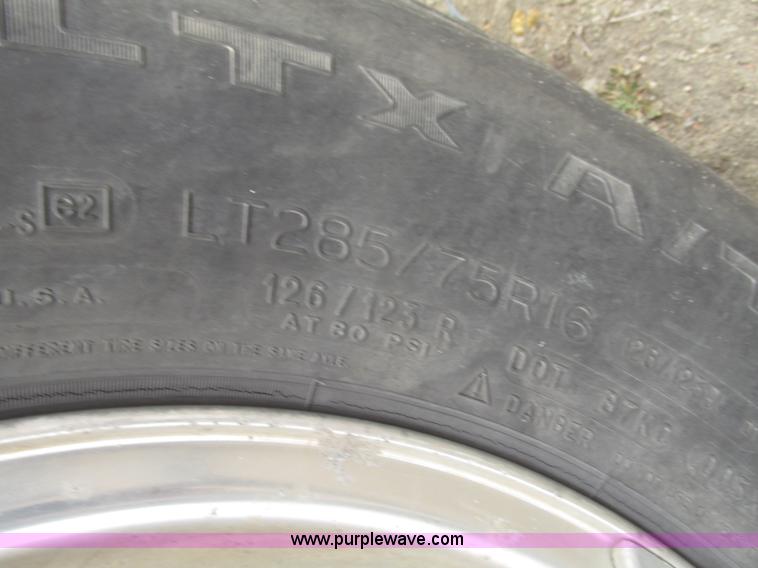 image for item H4717 2002 Ford Excursion Limited SUV