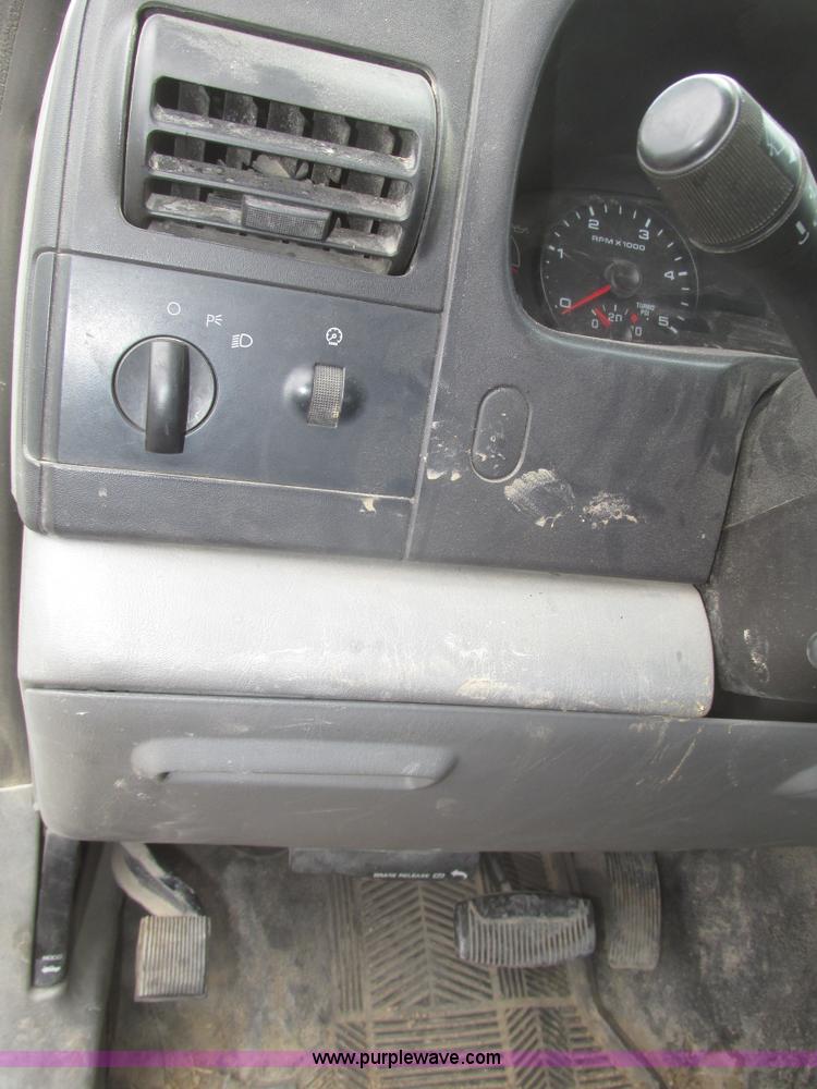 image for item H4718 2005 Ford F350 Super Duty XL SuperCab pickup truck