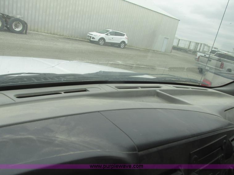 image for item H4718 2005 Ford F350 Super Duty XL SuperCab pickup truck