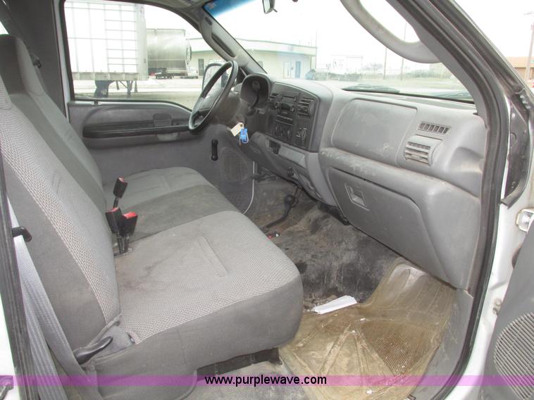 image for item H4718 2005 Ford F350 Super Duty XL SuperCab pickup truck