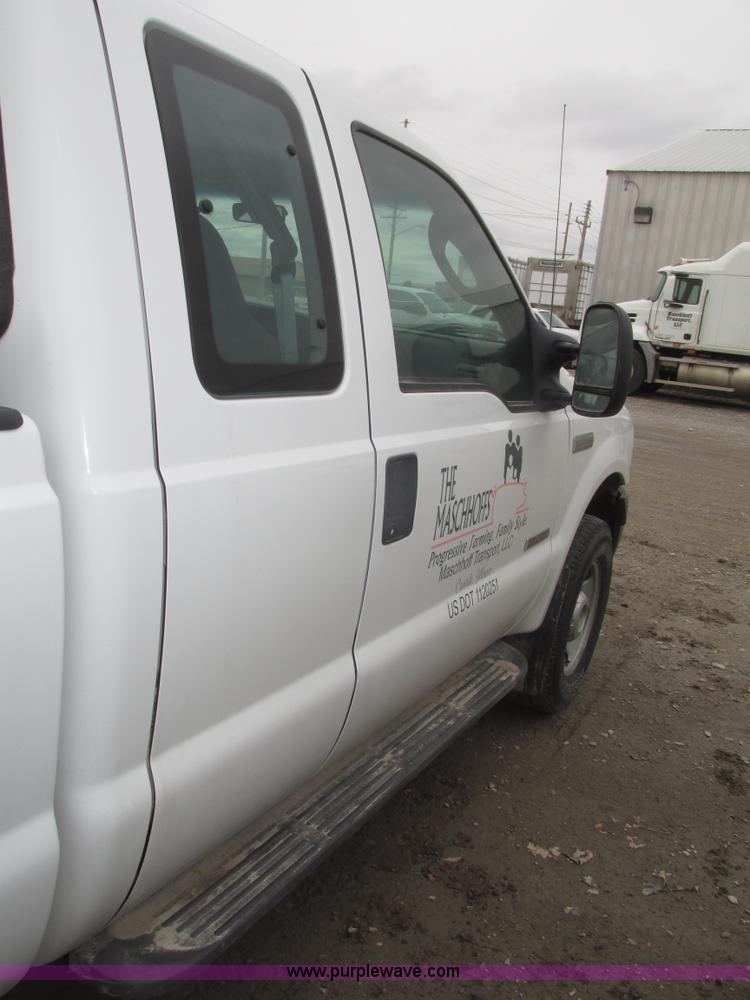 image for item H4718 2005 Ford F350 Super Duty XL SuperCab pickup truck