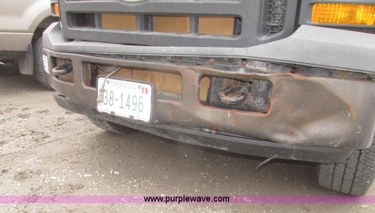 image for item H4718 2005 Ford F350 Super Duty XL SuperCab pickup truck