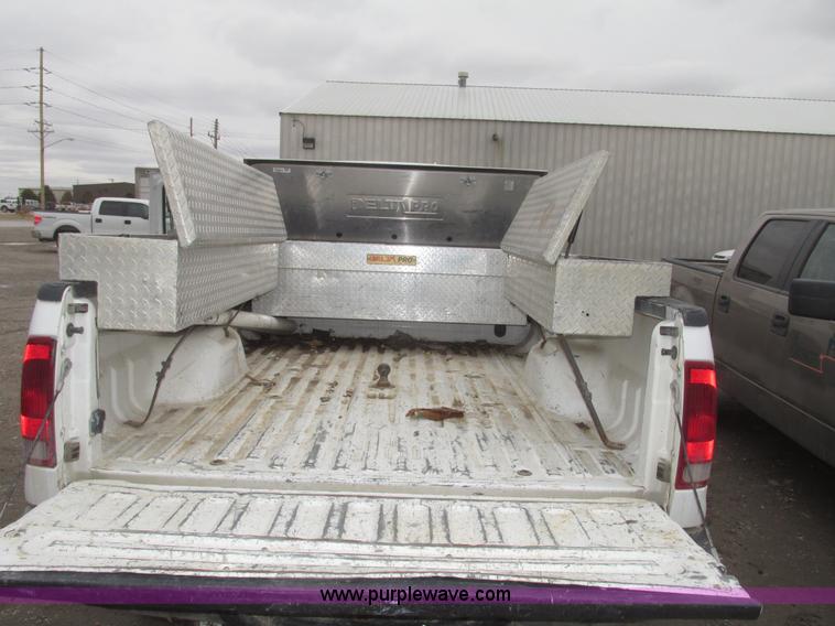 image for item H4718 2005 Ford F350 Super Duty XL SuperCab pickup truck