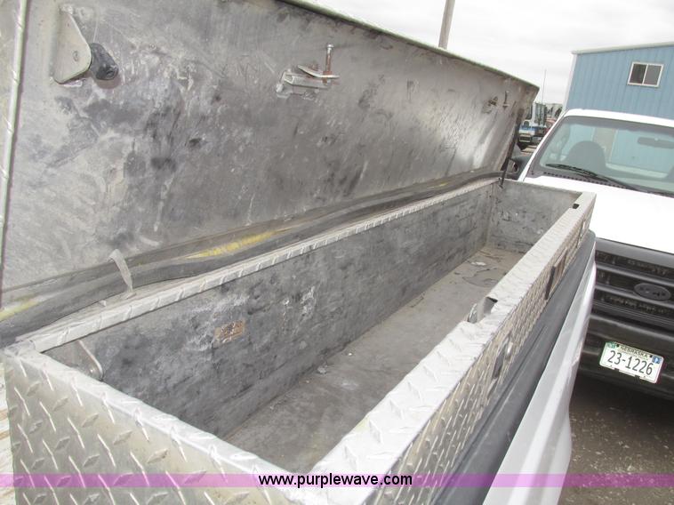 image for item H4718 2005 Ford F350 Super Duty XL SuperCab pickup truck