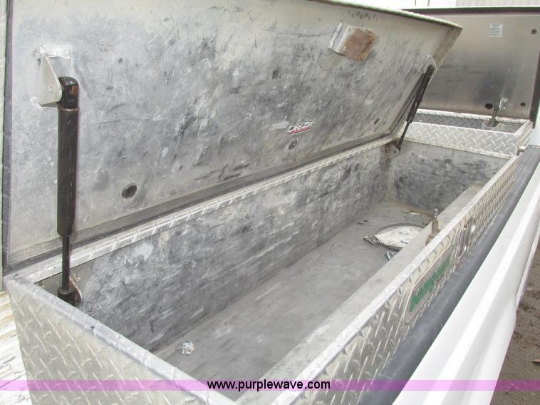 image for item H4718 2005 Ford F350 Super Duty XL SuperCab pickup truck