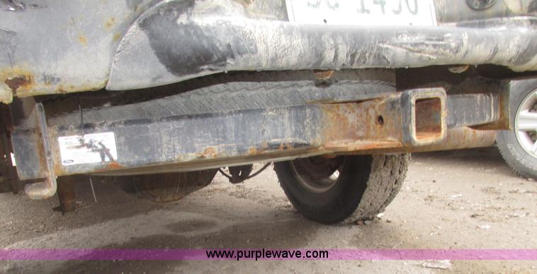 image for item H4718 2005 Ford F350 Super Duty XL SuperCab pickup truck