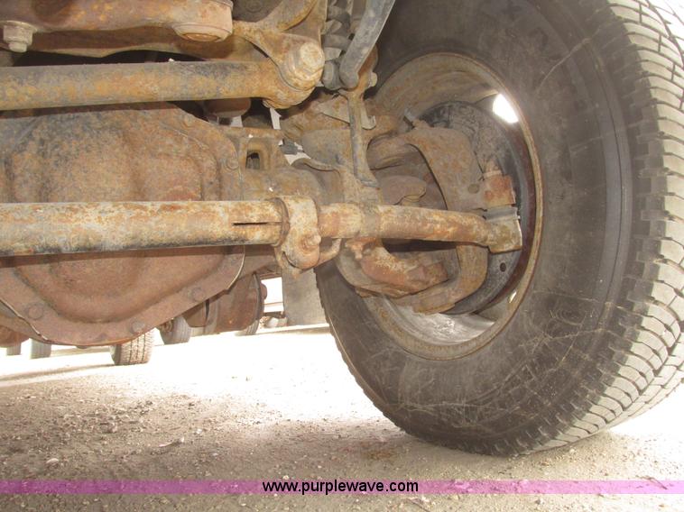 image for item H4718 2005 Ford F350 Super Duty XL SuperCab pickup truck