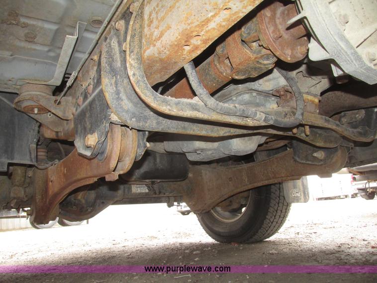 image for item H4718 2005 Ford F350 Super Duty XL SuperCab pickup truck