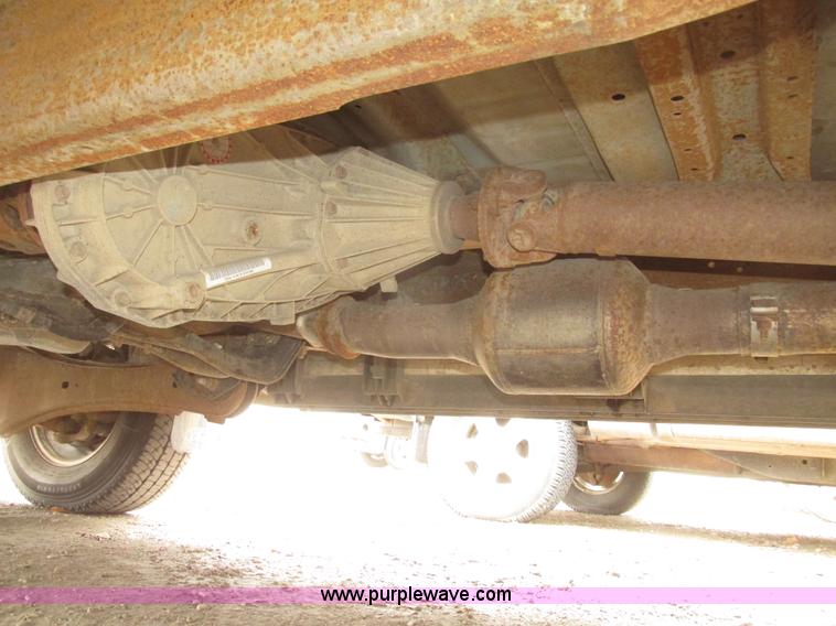 image for item H4718 2005 Ford F350 Super Duty XL SuperCab pickup truck