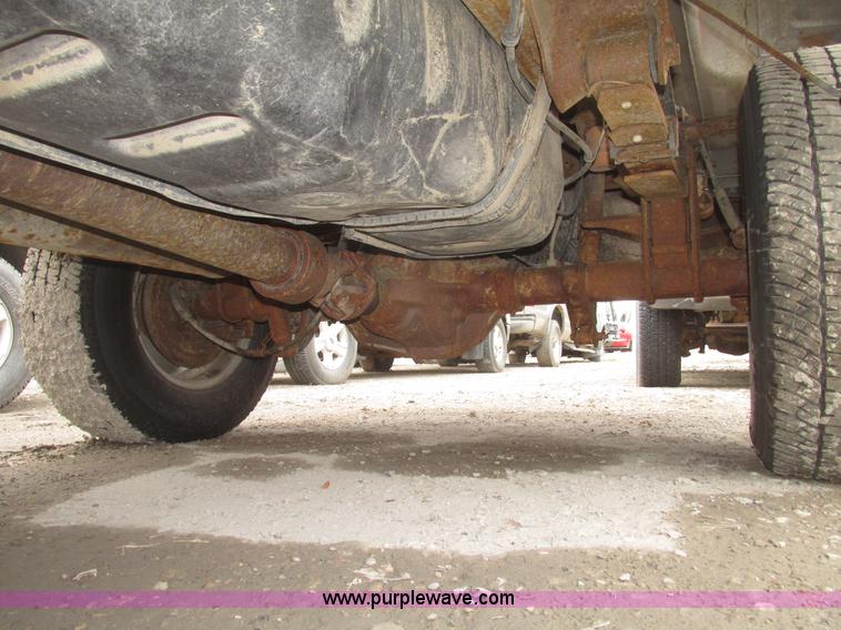 image for item H4718 2005 Ford F350 Super Duty XL SuperCab pickup truck