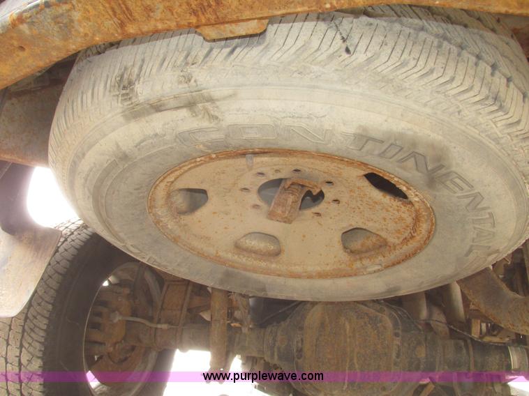 image for item H4718 2005 Ford F350 Super Duty XL SuperCab pickup truck