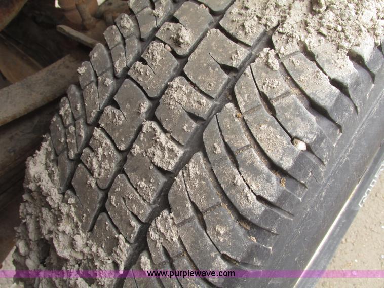 image for item H4718 2005 Ford F350 Super Duty XL SuperCab pickup truck