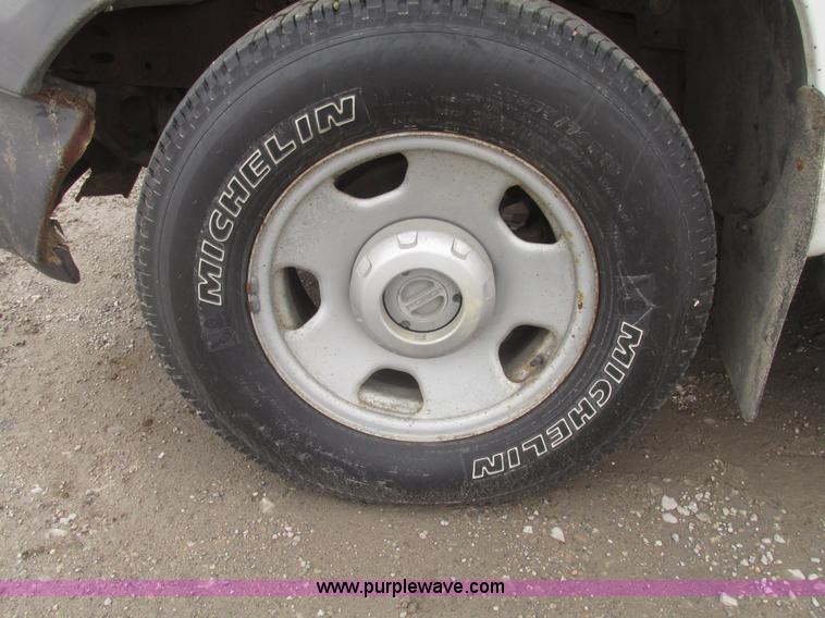 image for item H4718 2005 Ford F350 Super Duty XL SuperCab pickup truck