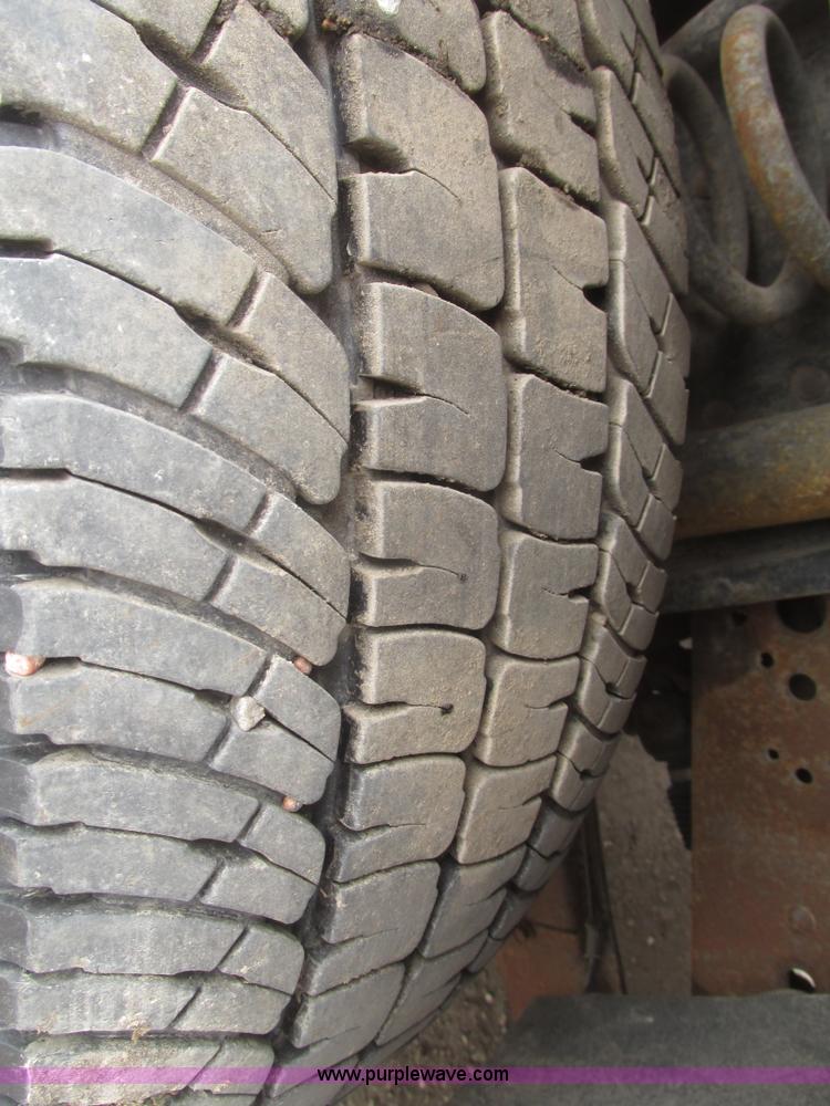 image for item H4718 2005 Ford F350 Super Duty XL SuperCab pickup truck