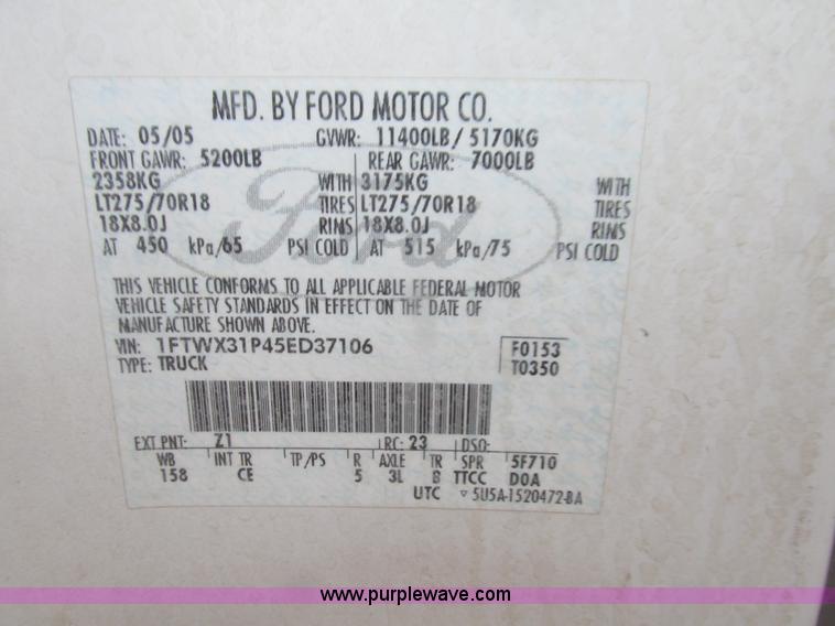 image for item H4718 2005 Ford F350 Super Duty XL SuperCab pickup truck