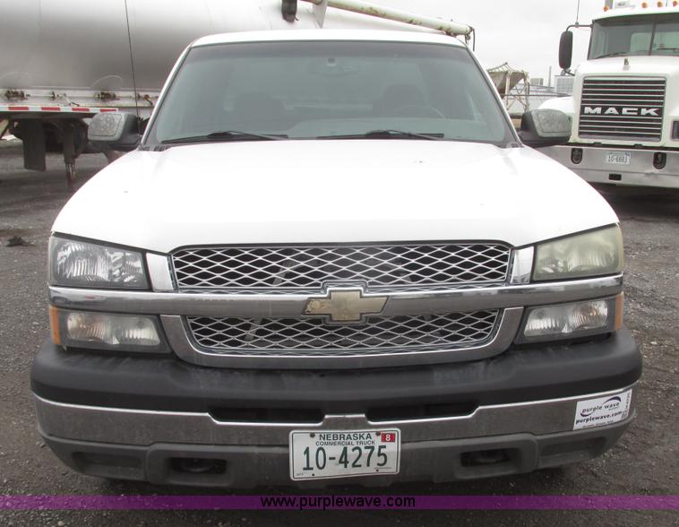 image for item H4725 2003 Chevrolet Silverado 1500 LS Ext. cab pickup truck