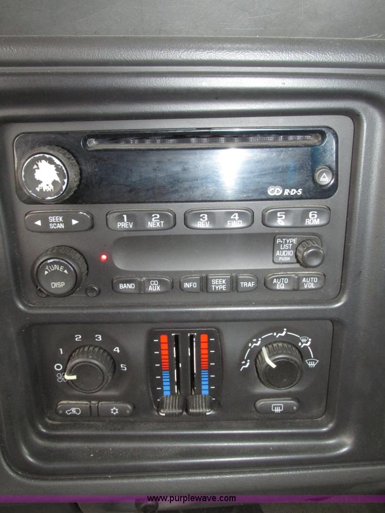 image for item H4725 2003 Chevrolet Silverado 1500 LS Ext. cab pickup truck