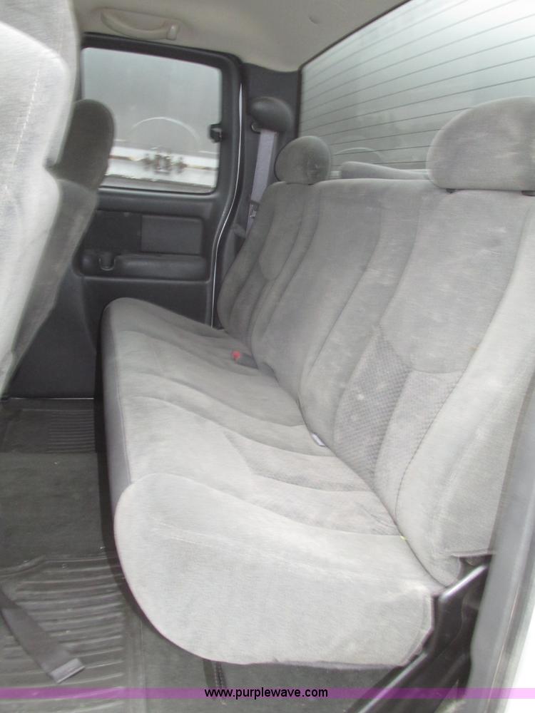 image for item H4725 2003 Chevrolet Silverado 1500 LS Ext. cab pickup truck