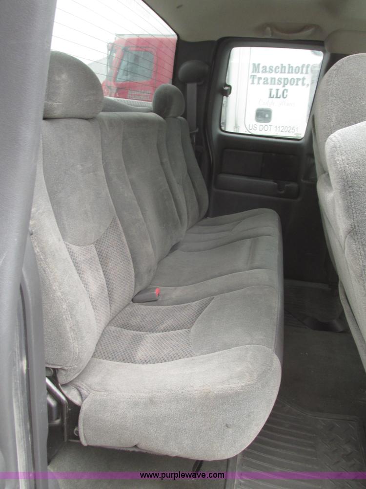 image for item H4725 2003 Chevrolet Silverado 1500 LS Ext. cab pickup truck