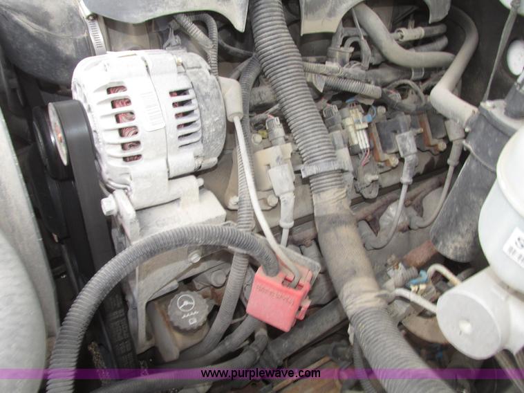 image for item H4725 2003 Chevrolet Silverado 1500 LS Ext. cab pickup truck