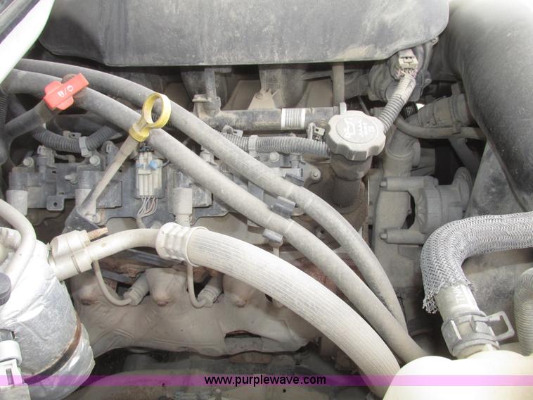 image for item H4725 2003 Chevrolet Silverado 1500 LS Ext. cab pickup truck