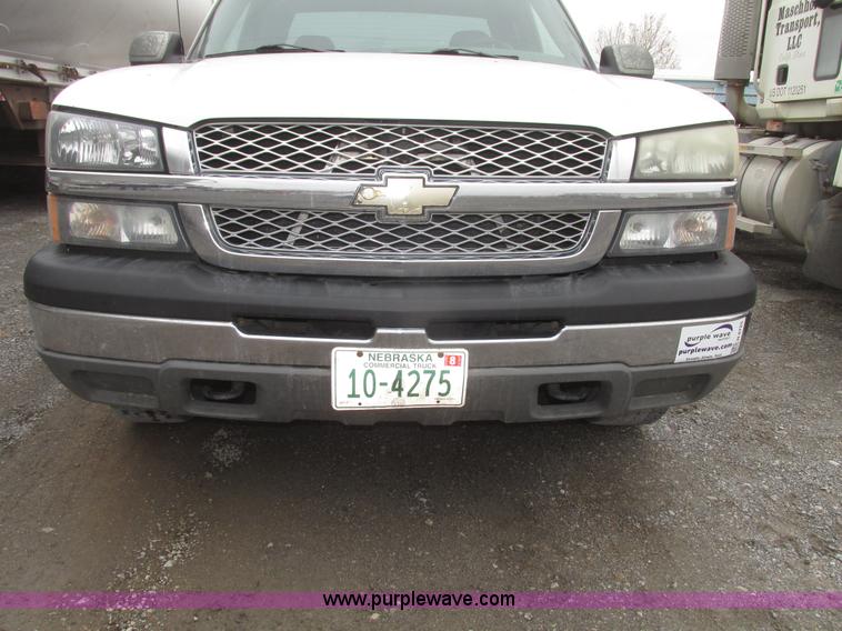 image for item H4725 2003 Chevrolet Silverado 1500 LS Ext. cab pickup truck