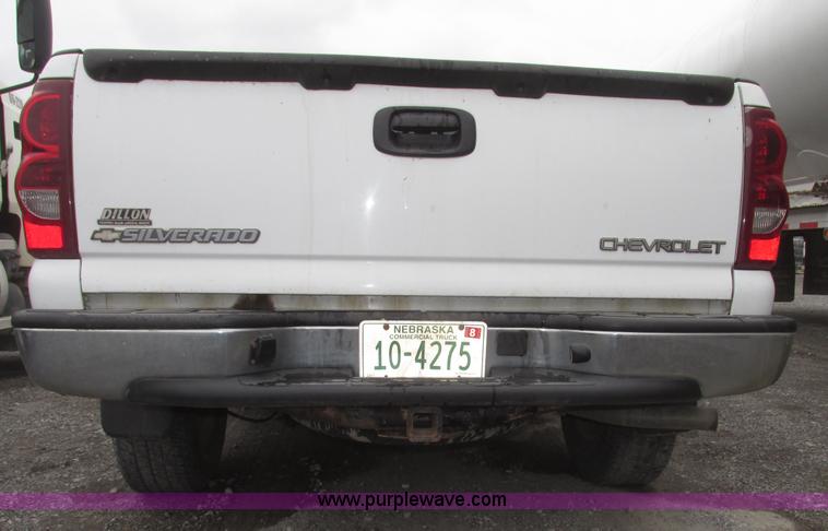 image for item H4725 2003 Chevrolet Silverado 1500 LS Ext. cab pickup truck
