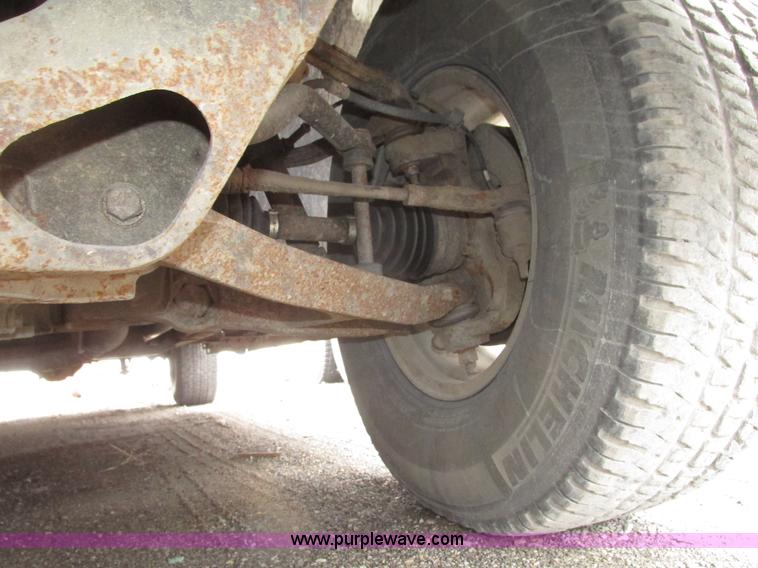 image for item H4725 2003 Chevrolet Silverado 1500 LS Ext. cab pickup truck