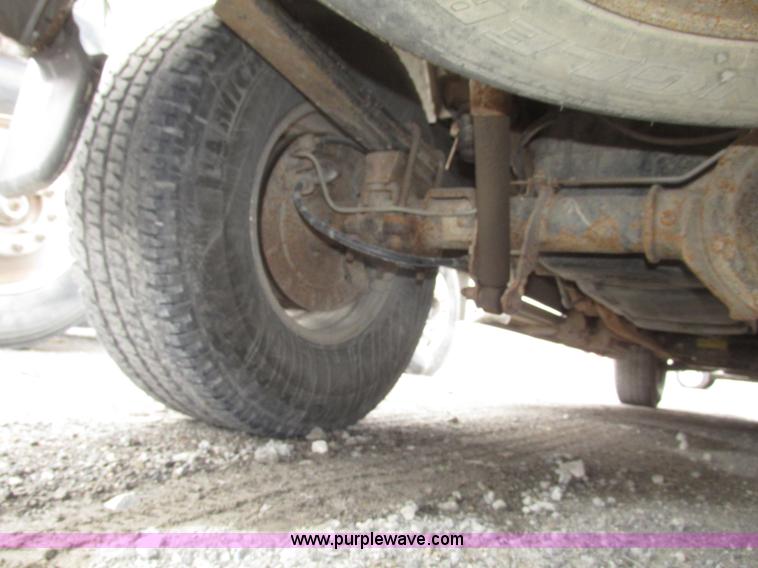 image for item H4725 2003 Chevrolet Silverado 1500 LS Ext. cab pickup truck