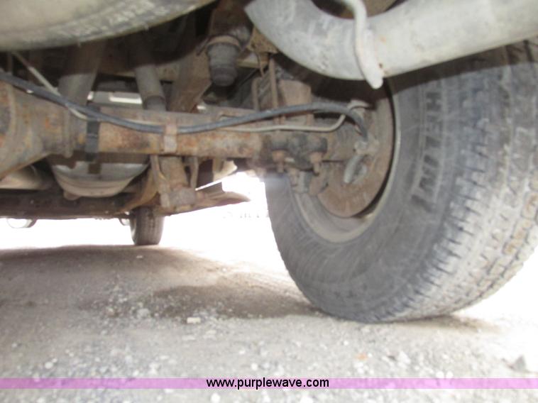 image for item H4725 2003 Chevrolet Silverado 1500 LS Ext. cab pickup truck