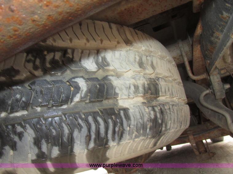 image for item H4725 2003 Chevrolet Silverado 1500 LS Ext. cab pickup truck