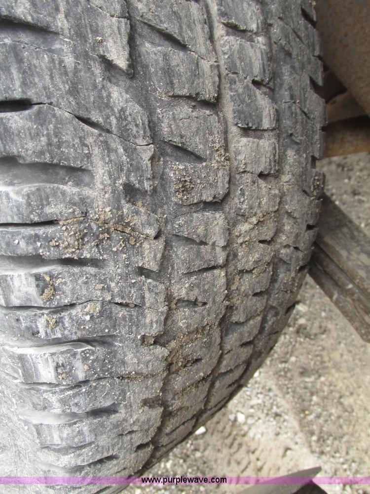 image for item H4725 2003 Chevrolet Silverado 1500 LS Ext. cab pickup truck