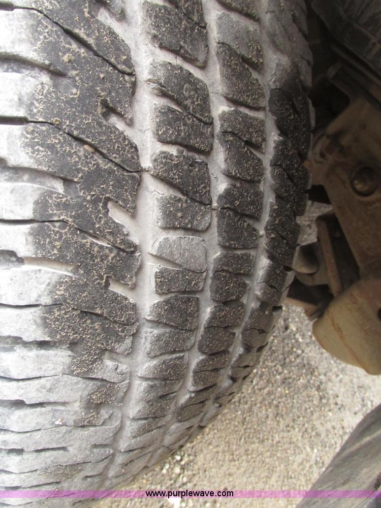 image for item H4725 2003 Chevrolet Silverado 1500 LS Ext. cab pickup truck