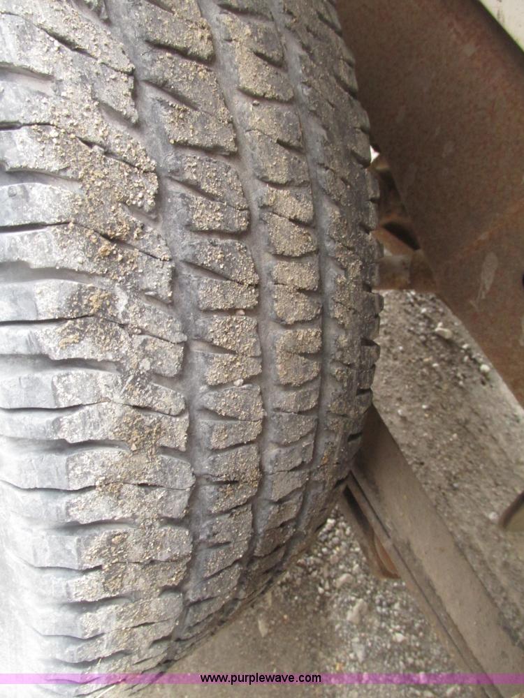 image for item H4725 2003 Chevrolet Silverado 1500 LS Ext. cab pickup truck