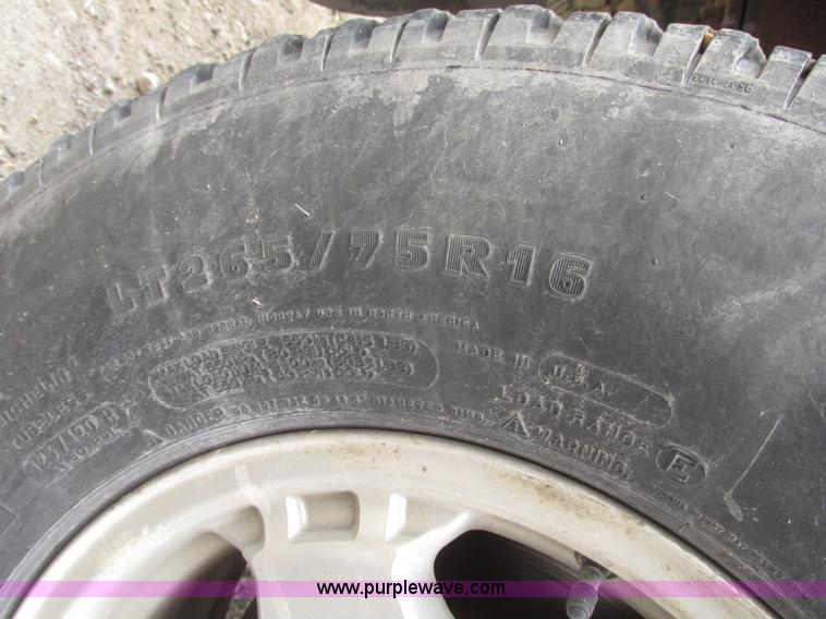 image for item H4725 2003 Chevrolet Silverado 1500 LS Ext. cab pickup truck