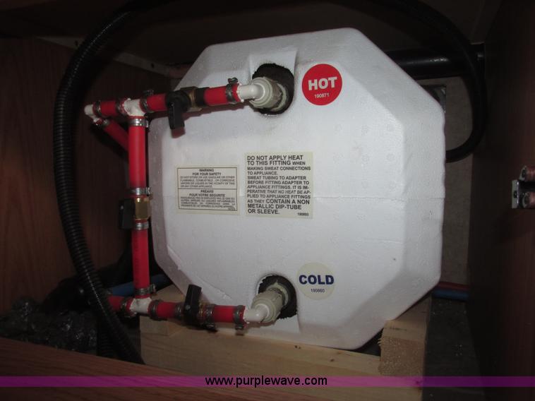 image for item H4731 2011 Heartland Trail Runner 22 camper