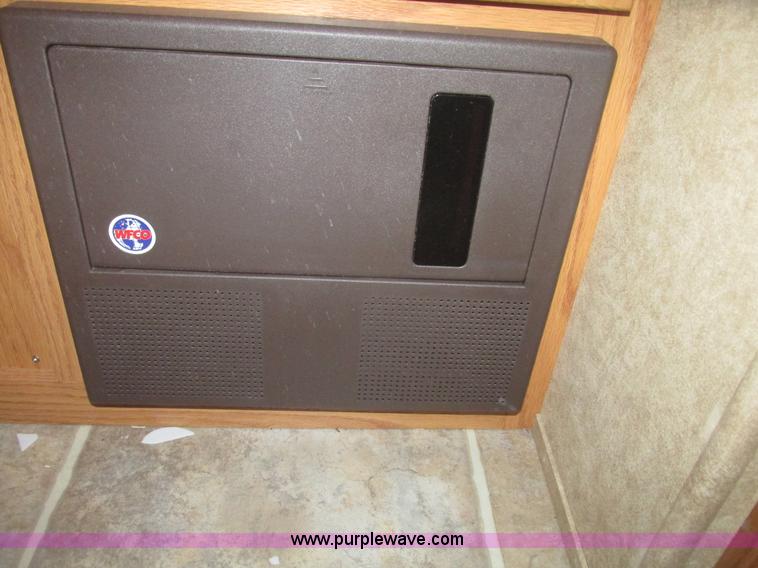 image for item H4731 2011 Heartland Trail Runner 22 camper