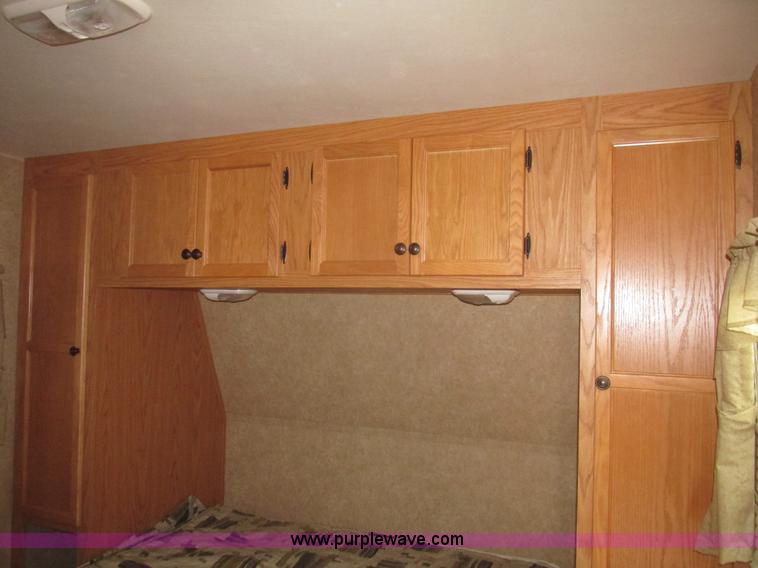 image for item H4731 2011 Heartland Trail Runner 22 camper