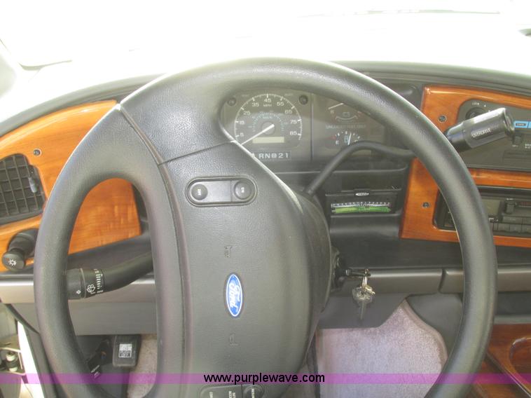 image for item H4735 1993 Ford Econoline E350 Dutchman 30' RV