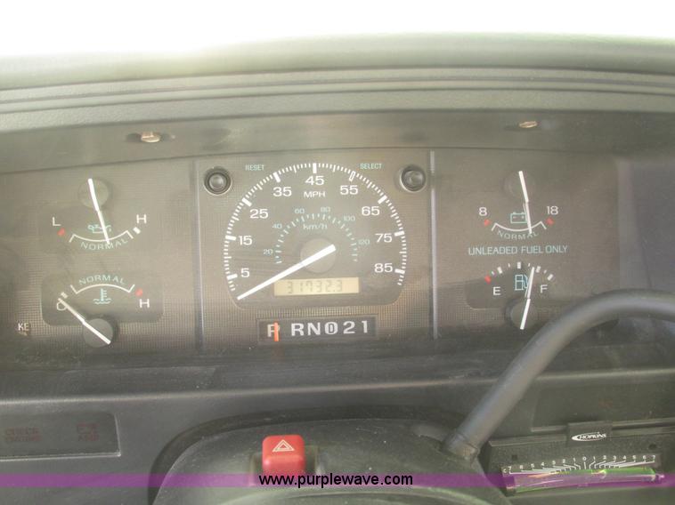 image for item H4735 1993 Ford Econoline E350 Dutchman 30' RV