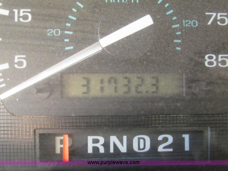 image for item H4735 1993 Ford Econoline E350 Dutchman 30' RV