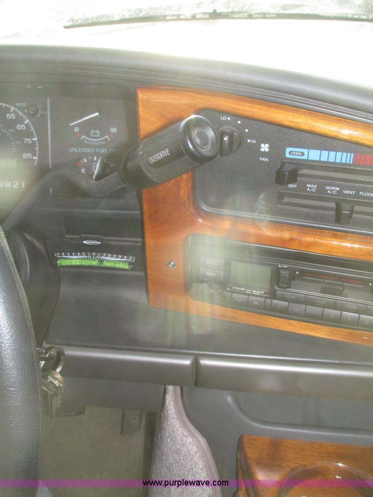 image for item H4735 1993 Ford Econoline E350 Dutchman 30' RV