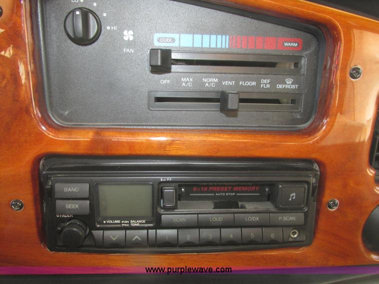 image for item H4735 1993 Ford Econoline E350 Dutchman 30' RV