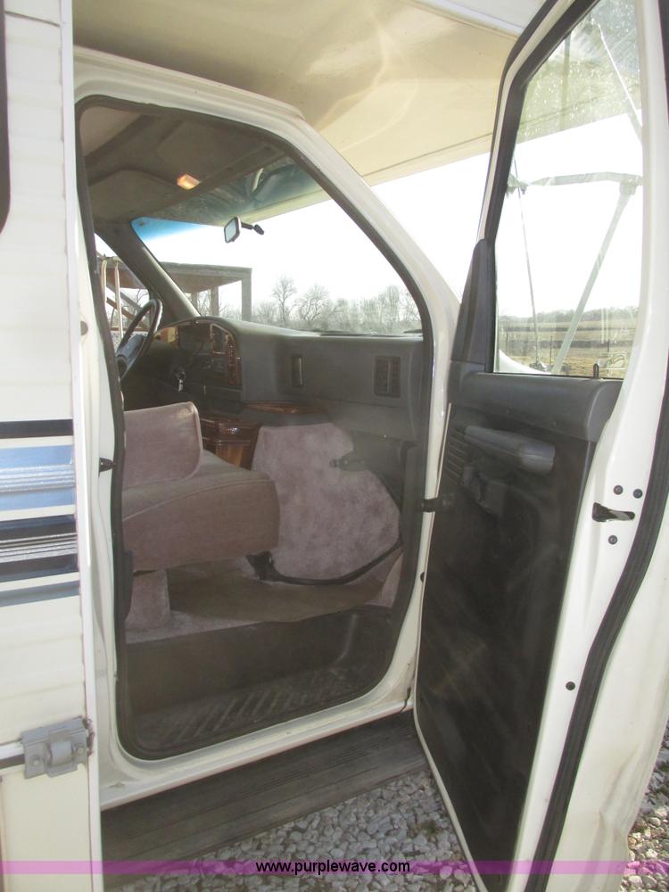 image for item H4735 1993 Ford Econoline E350 Dutchman 30' RV