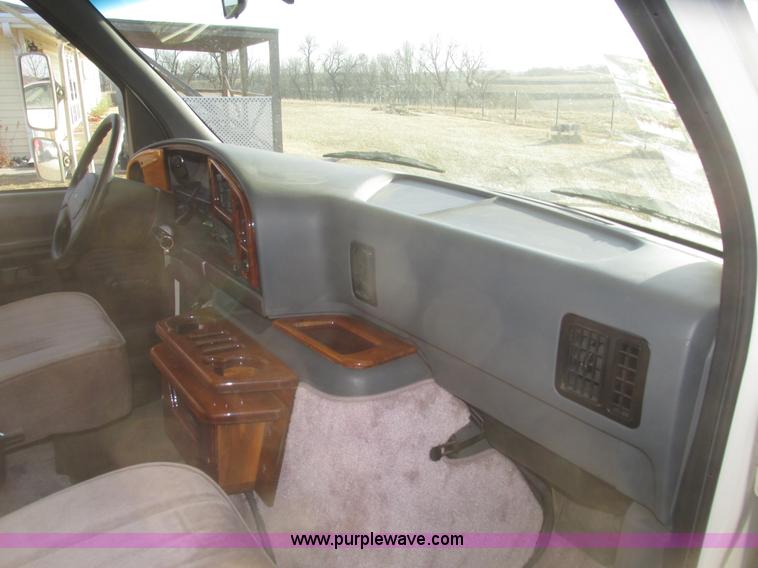 image for item H4735 1993 Ford Econoline E350 Dutchman 30' RV