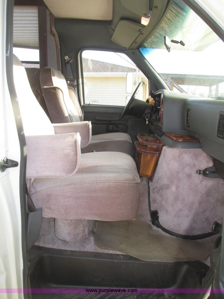 image for item H4735 1993 Ford Econoline E350 Dutchman 30' RV