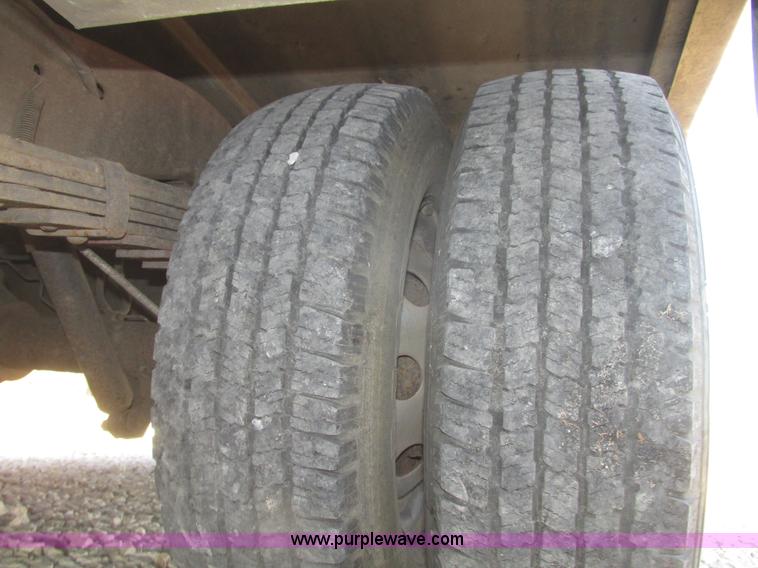 image for item H4735 1993 Ford Econoline E350 Dutchman 30' RV