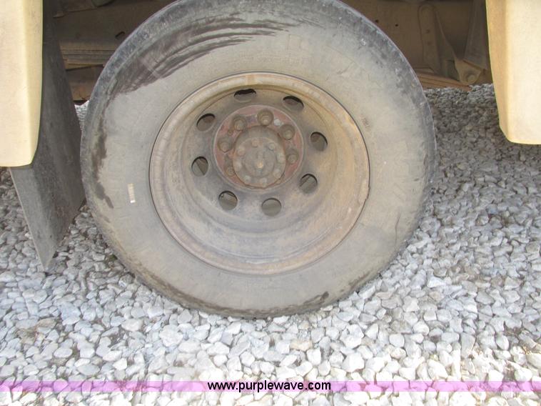 image for item H4735 1993 Ford Econoline E350 Dutchman 30' RV