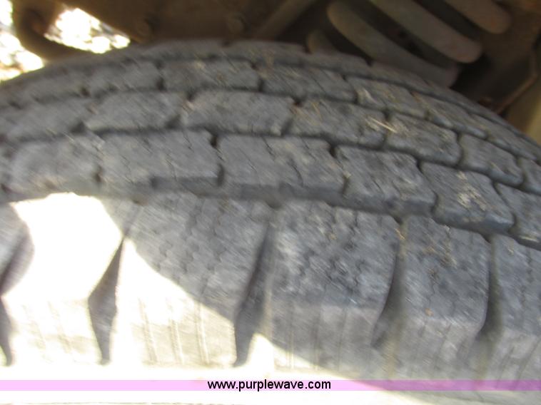 image for item H4735 1993 Ford Econoline E350 Dutchman 30' RV